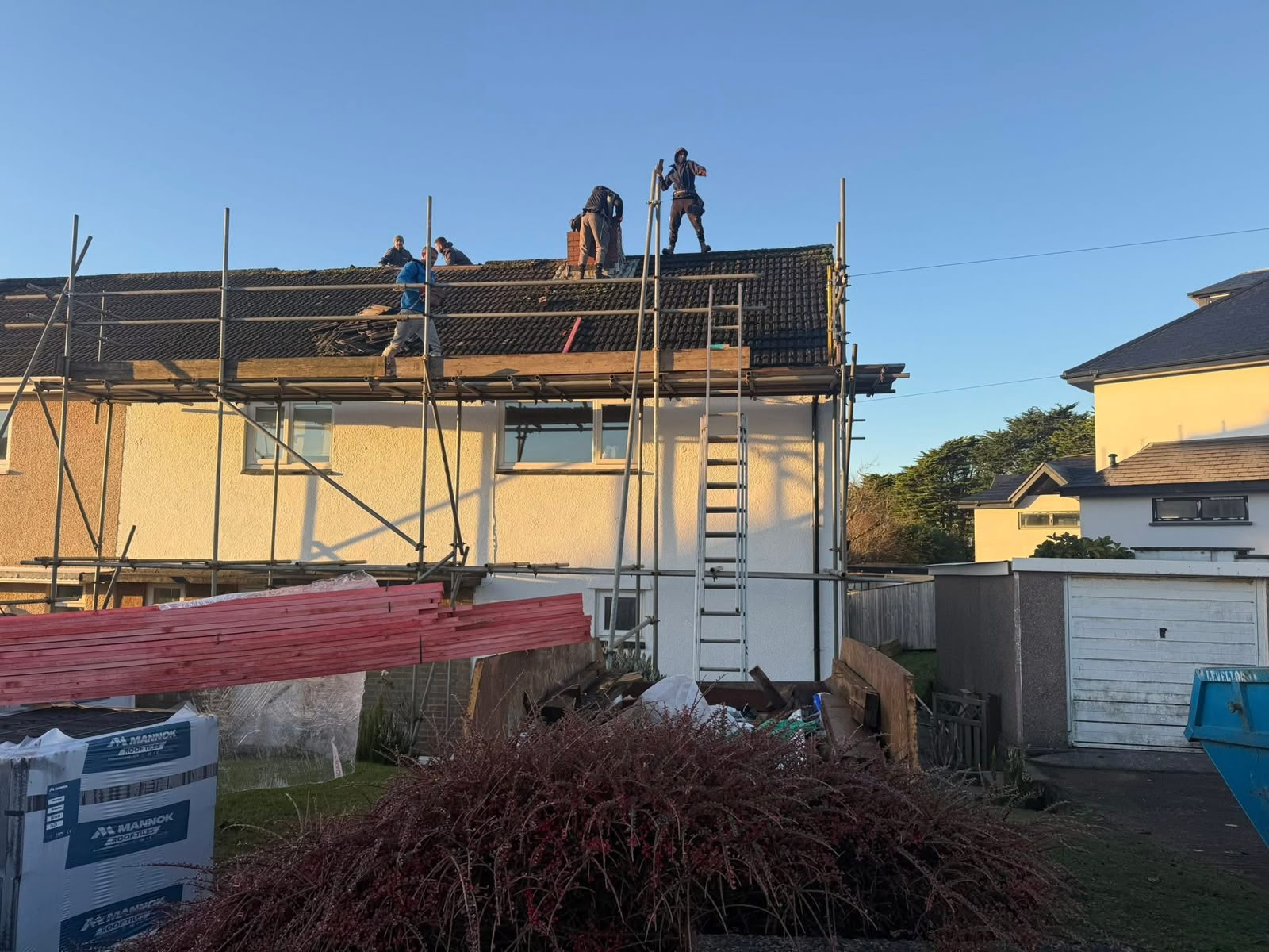 Roof replacement Glasgow: new tiled roof completed by Monarch Roofing